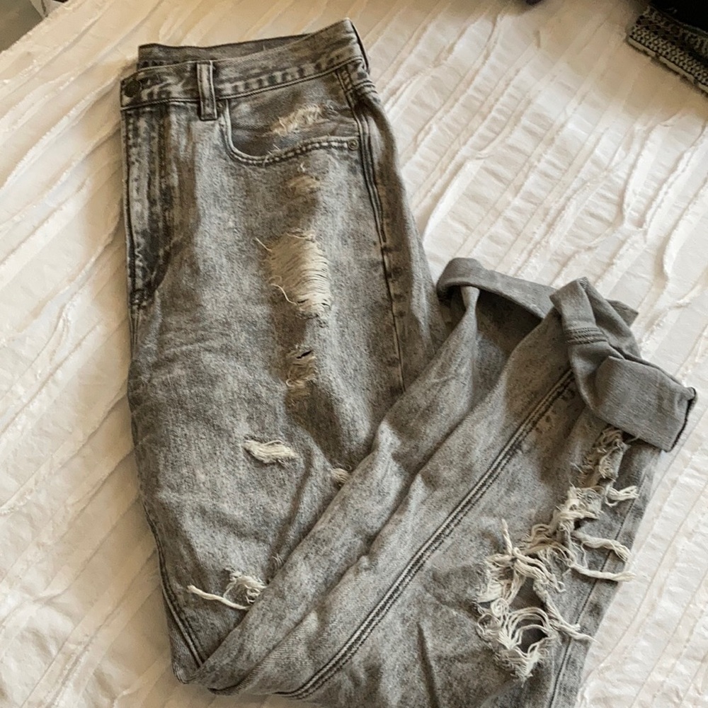 American Eagle Mom Jean
